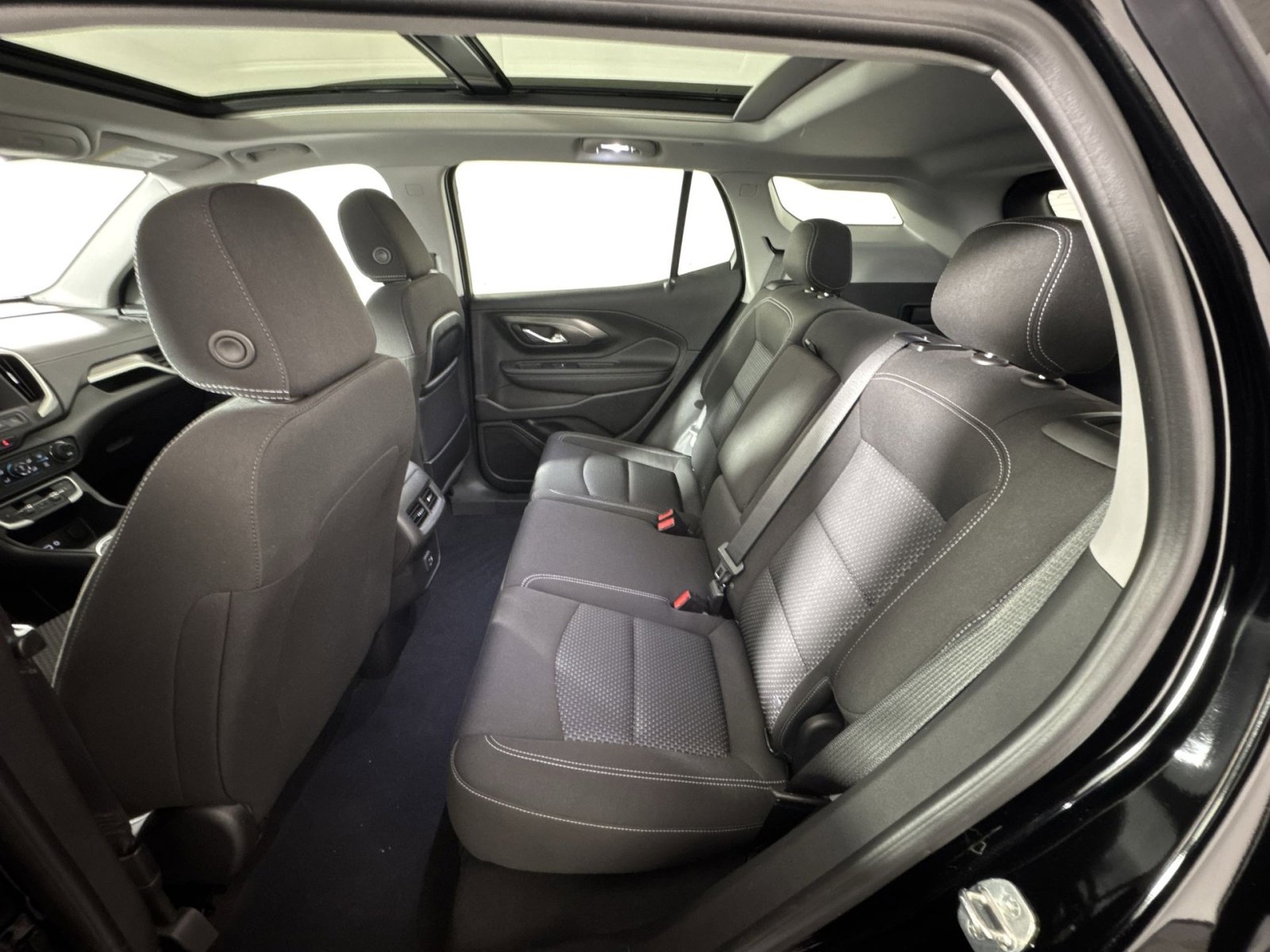 Used 2022 GMC Terrain SLE w/ Driver Convenience Package image 25