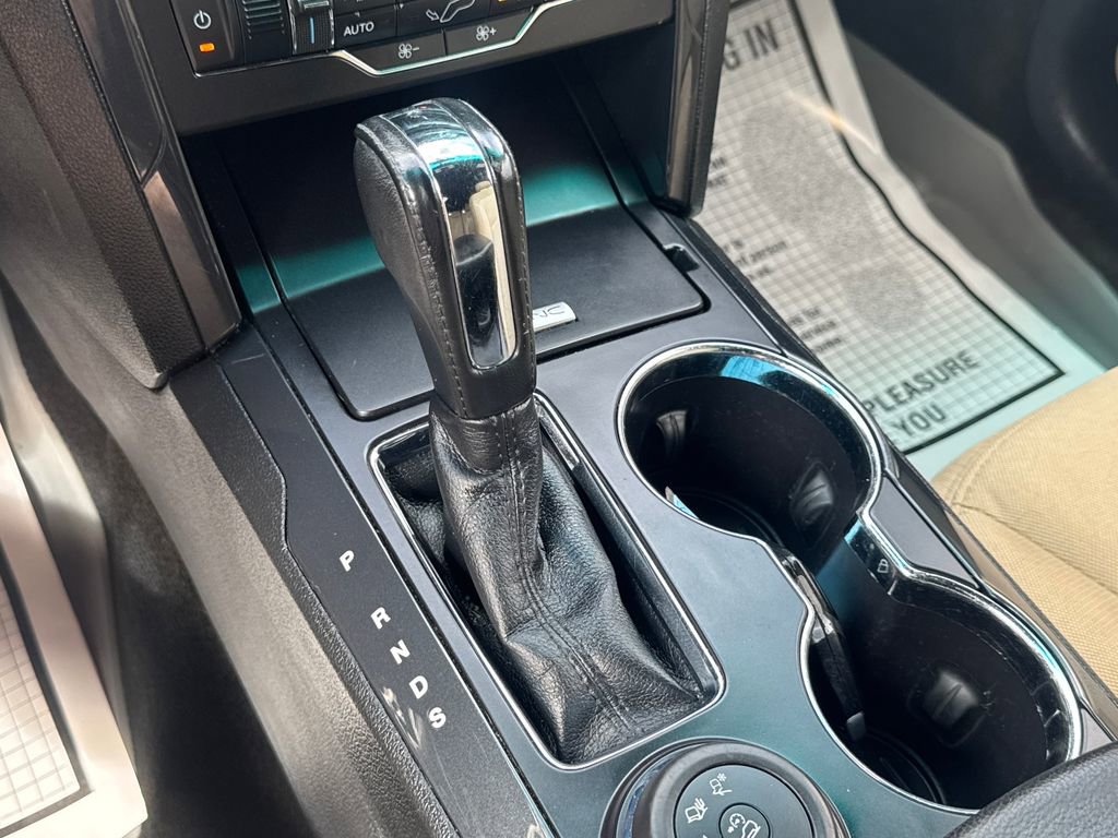 Used 2016 Ford Explorer XLT w/ Equipment Group 201A image 47