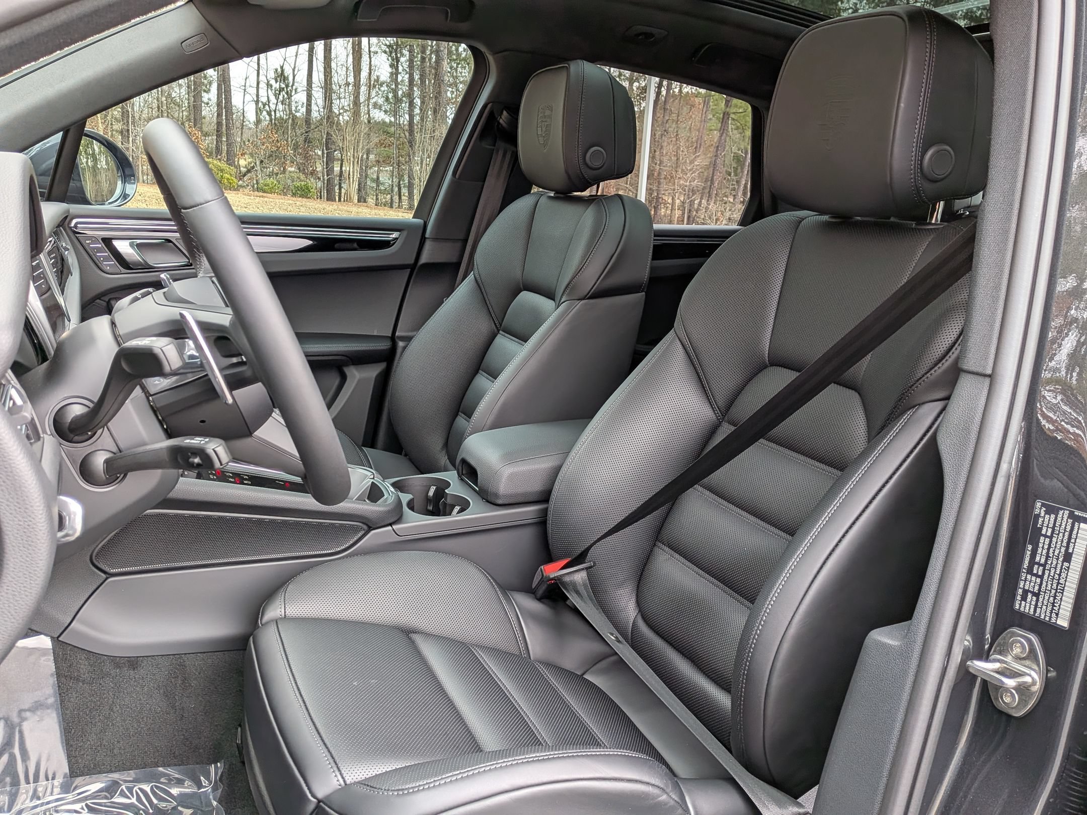 Certified 2026 Porsche Macan AWD/4WD image 5
