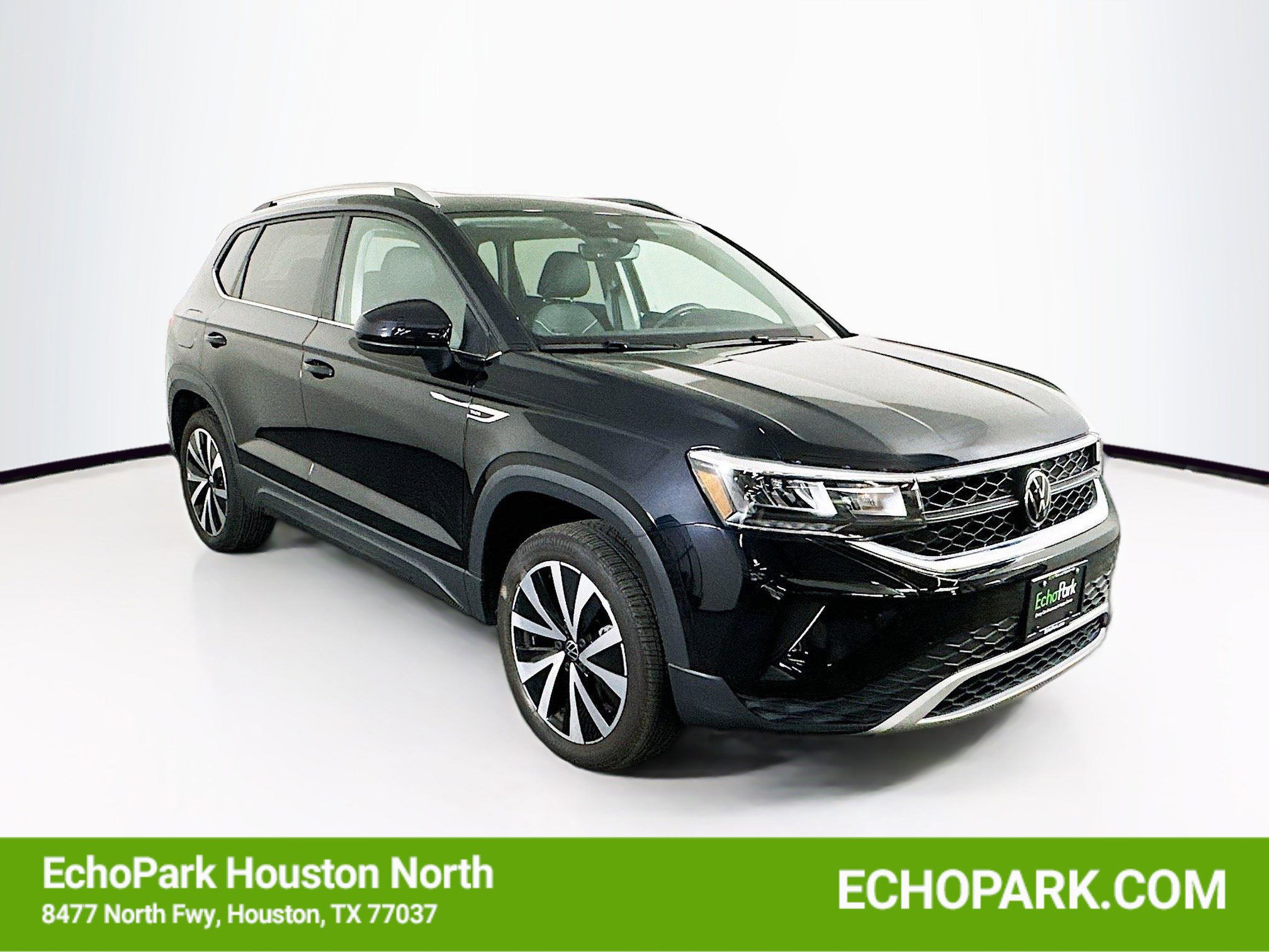 Used 2023 Volkswagen Taos SE w/ Panoramic Sunroof Package