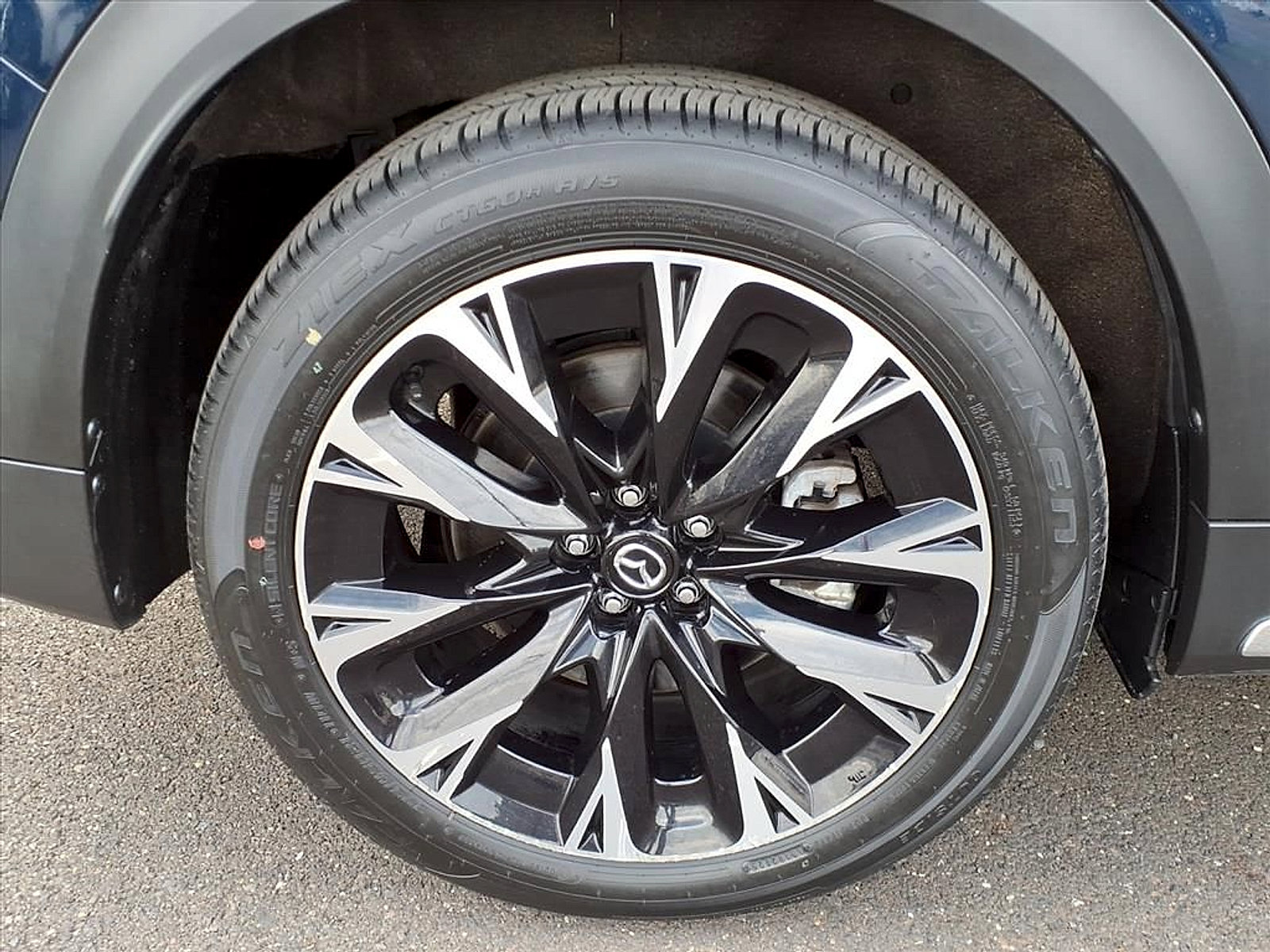 Certified 2024 MAZDA CX-90 Plug-In Hybrid w/ Premium Pkg image 19