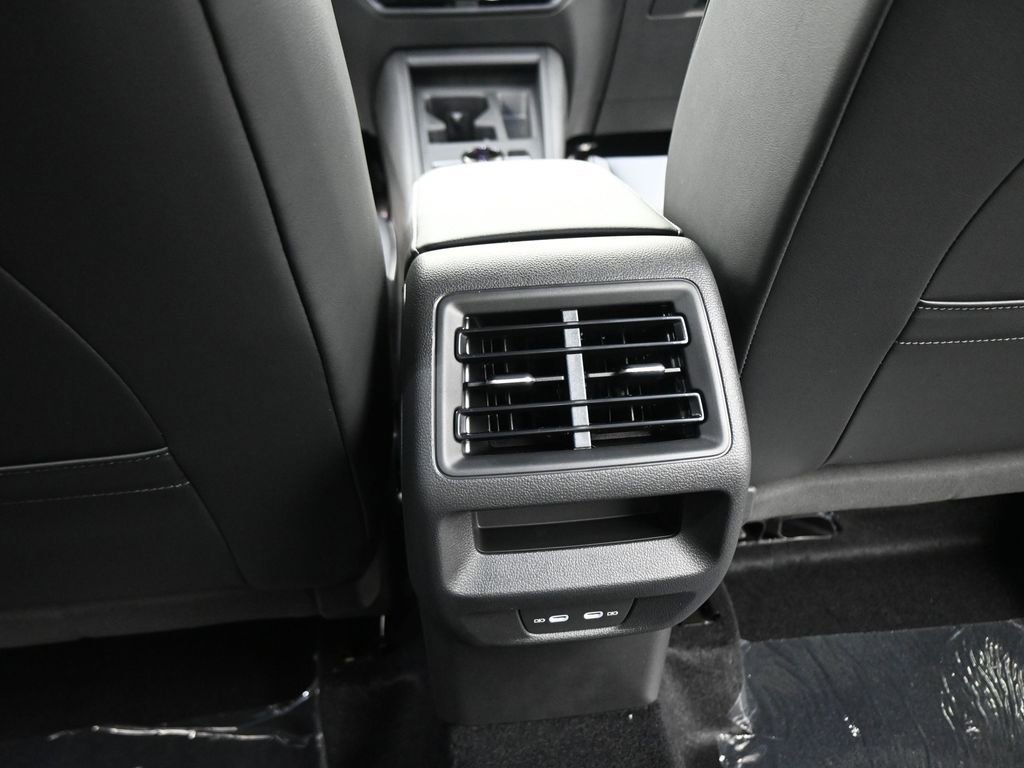 New 2026 Volkswagen Tiguan SE R-Line image 39