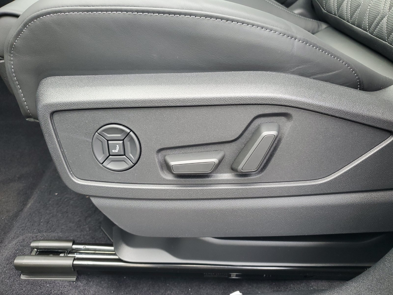 New 2026 Audi SQ5 Prestige AWD/4WD image 23