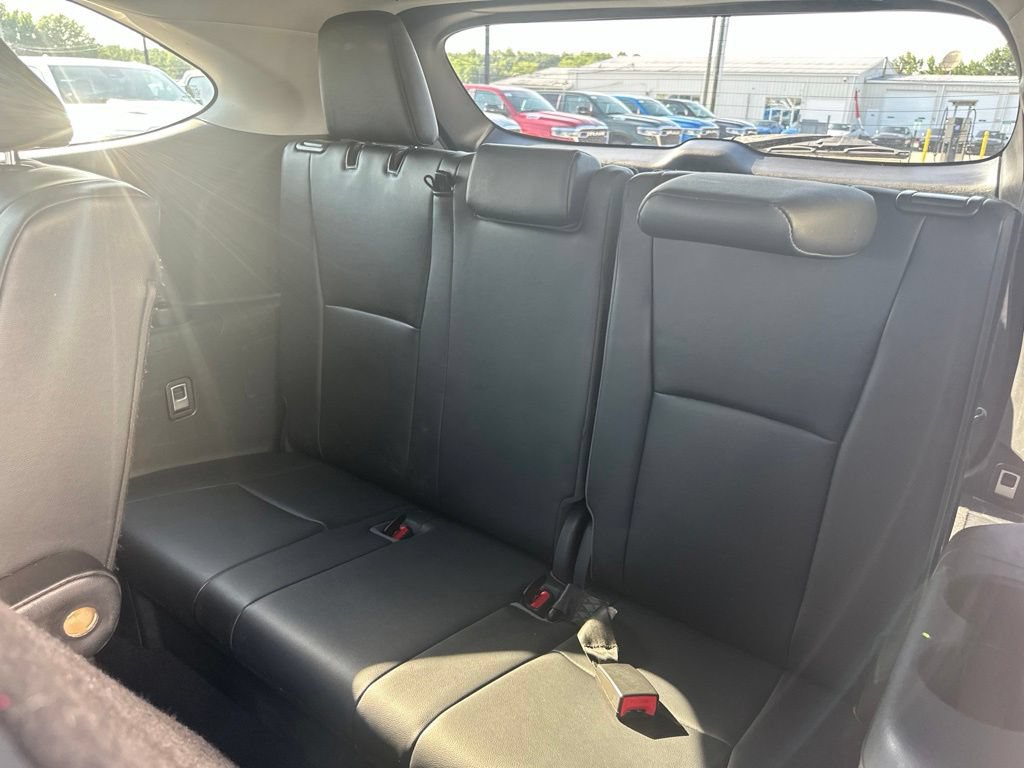 Used 2020 Toyota Highlander XLE FWD image 24