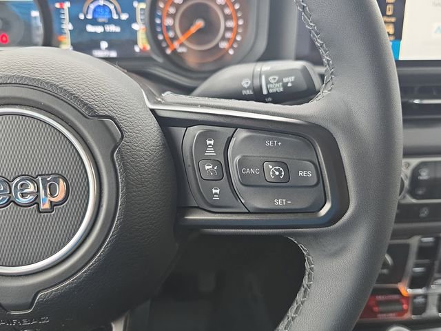 Used 2025 Jeep Gladiator Mojave image 17
