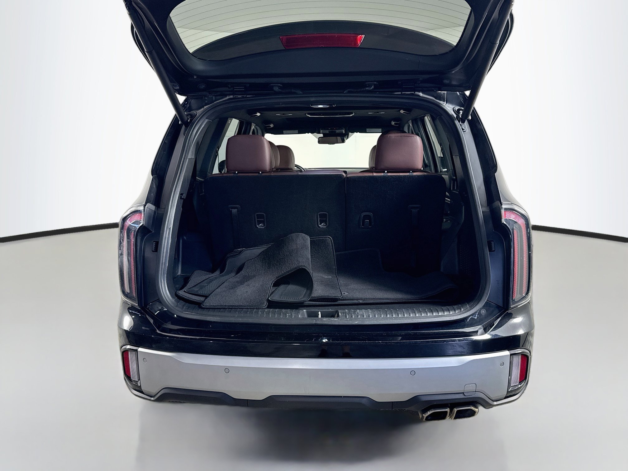 Used 2024 Kia Telluride EX w/ EX Captain's Chair Package FWD image 35