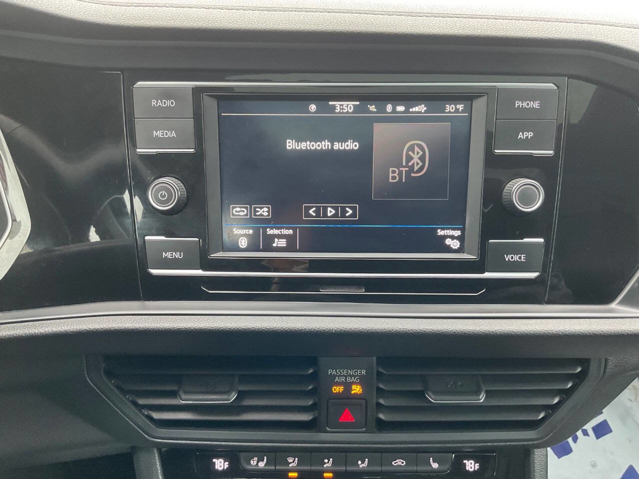 Used 2020 Volkswagen Jetta SE w/ SE Cold Weather Package image 18