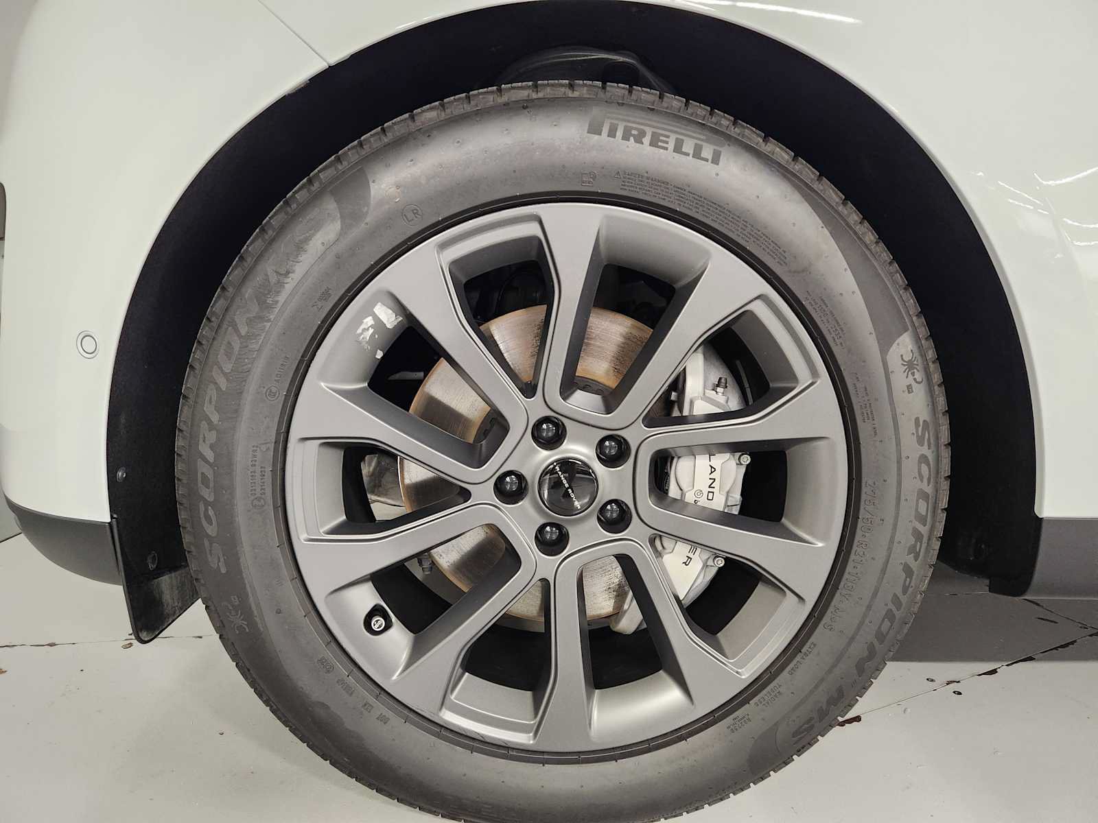 Used 2026 Land Rover Range Rover Sport SE AWD/4WD image 8