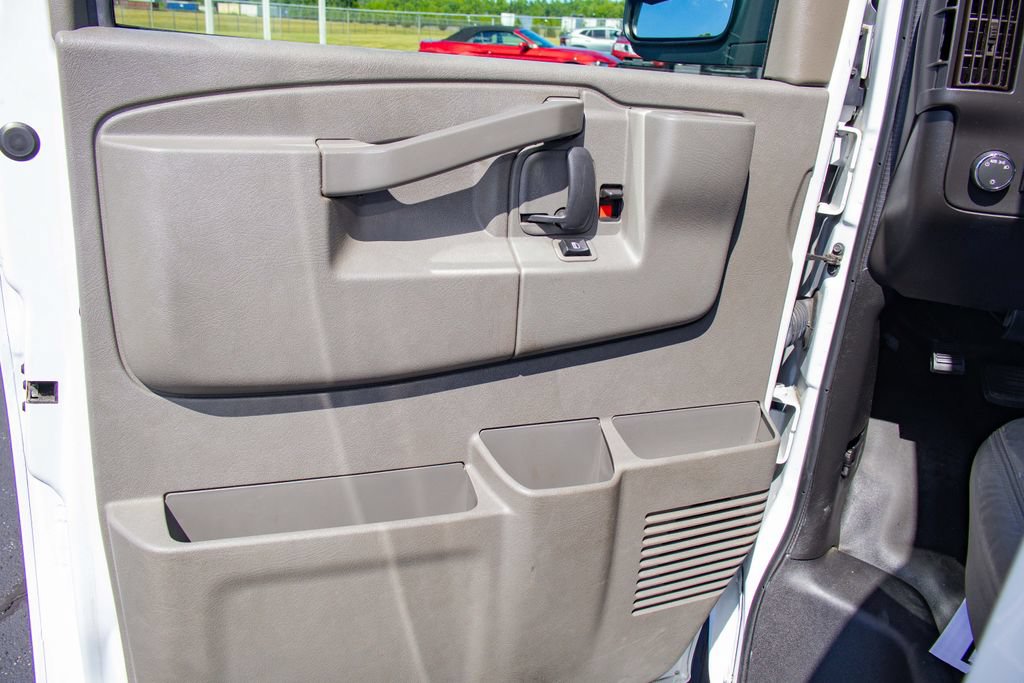 Used 2021 Chevrolet Express 2500 w/ Driver Convenience Package RWD image 9