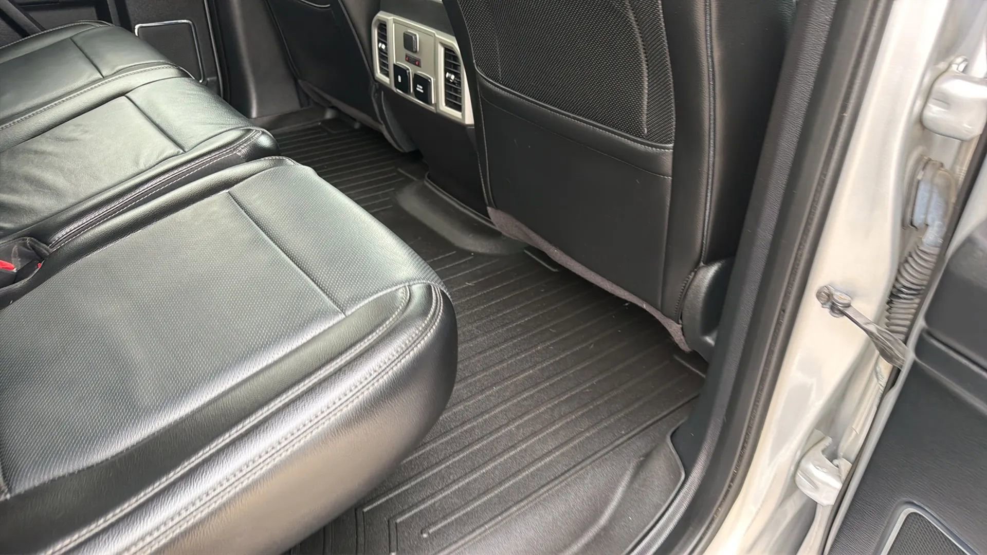 Used 2017 Ford F150 Lariat w/ Equipment Group 502A Luxury image 76