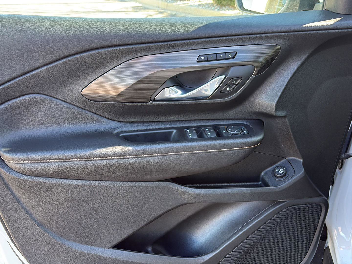 Used 2020 GMC Terrain SLT w/ Preferred Package image 12