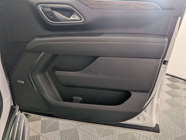 Used 2023 Chevrolet Suburban Premier image 36