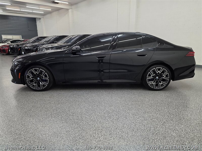 Used 2026 BMW 530i w/ M Sport Package RWD image 4