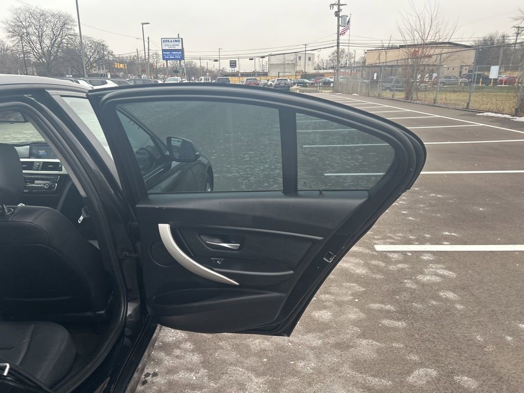 Used 2017 BMW 320i xDrive Sedan image 18