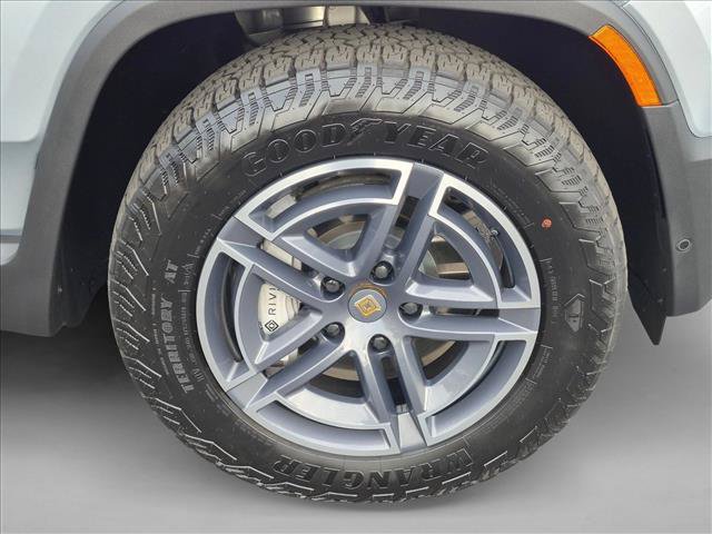 Used 2025 Rivian R1S Adventure AWD/4WD image 23