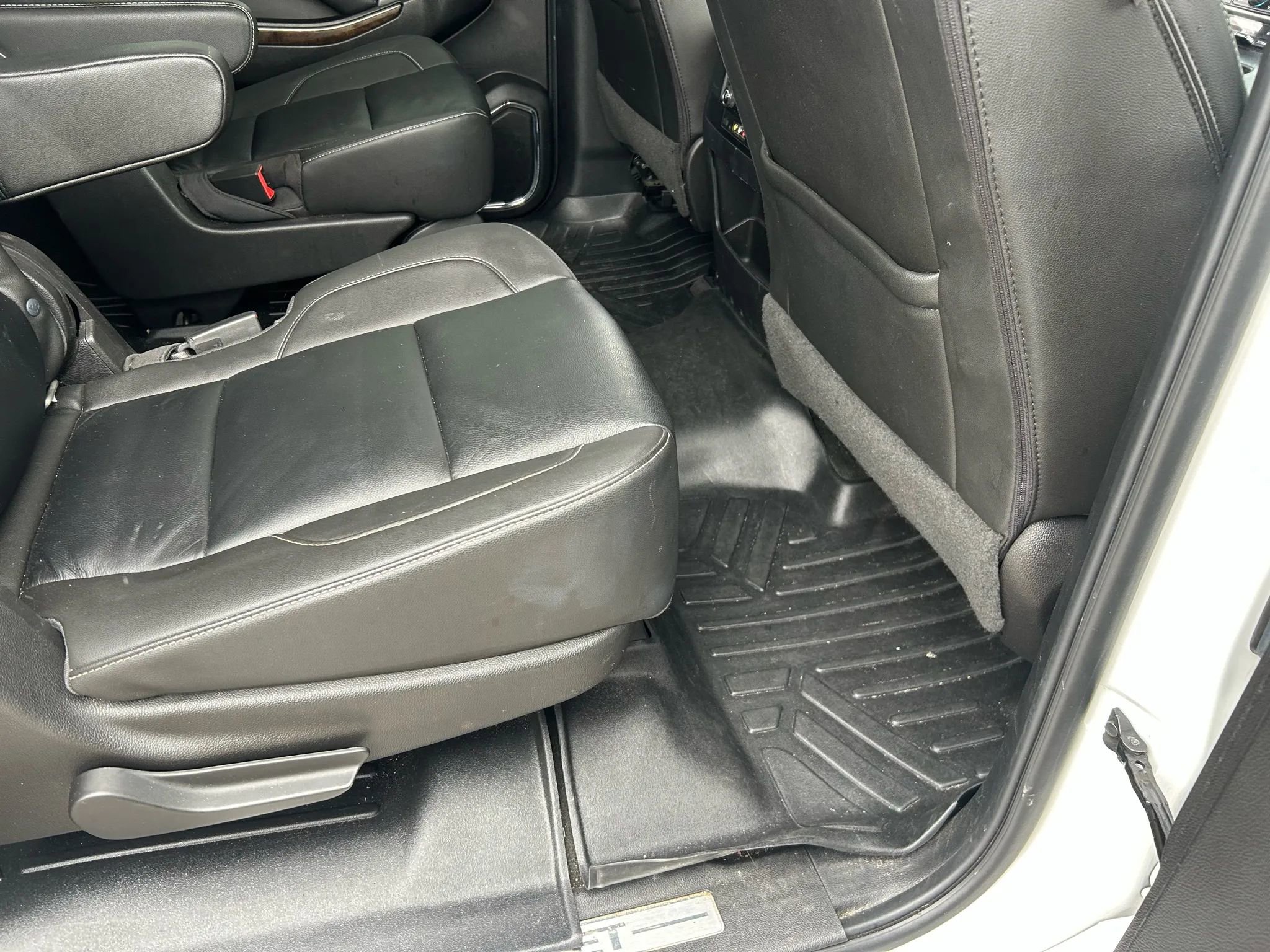 Used 2016 Chevrolet Suburban LT image 20