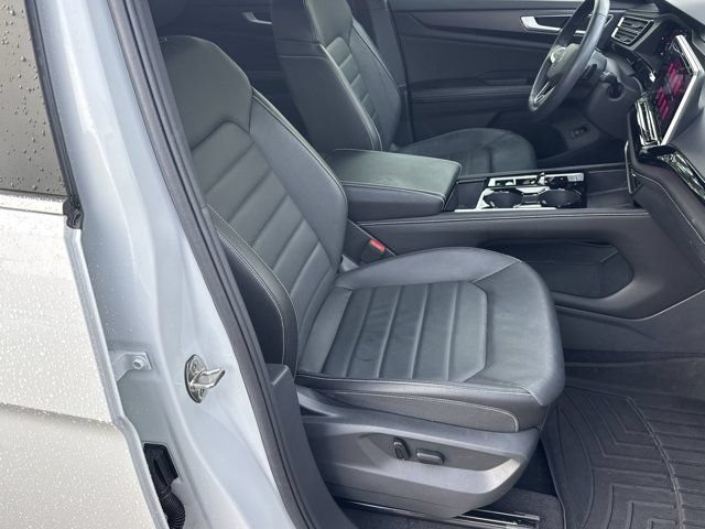 Used 2024 Volkswagen Atlas Cross Sport SEL R-Line AWD/4WD image 15