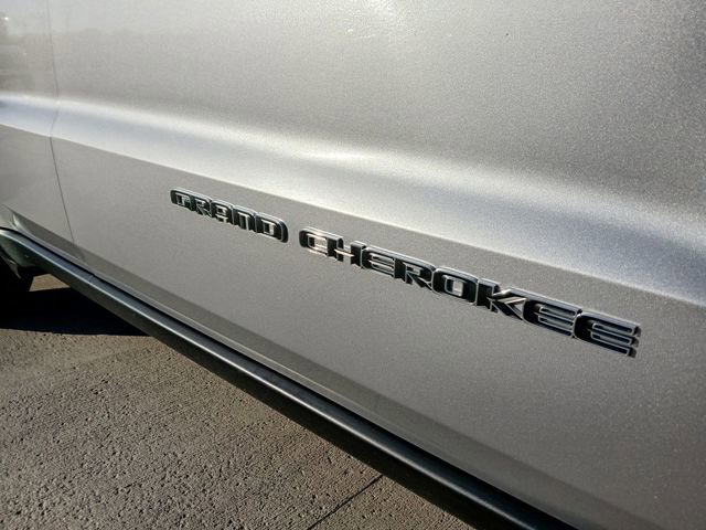 Used 2020 Jeep Grand Cherokee Laredo image 37