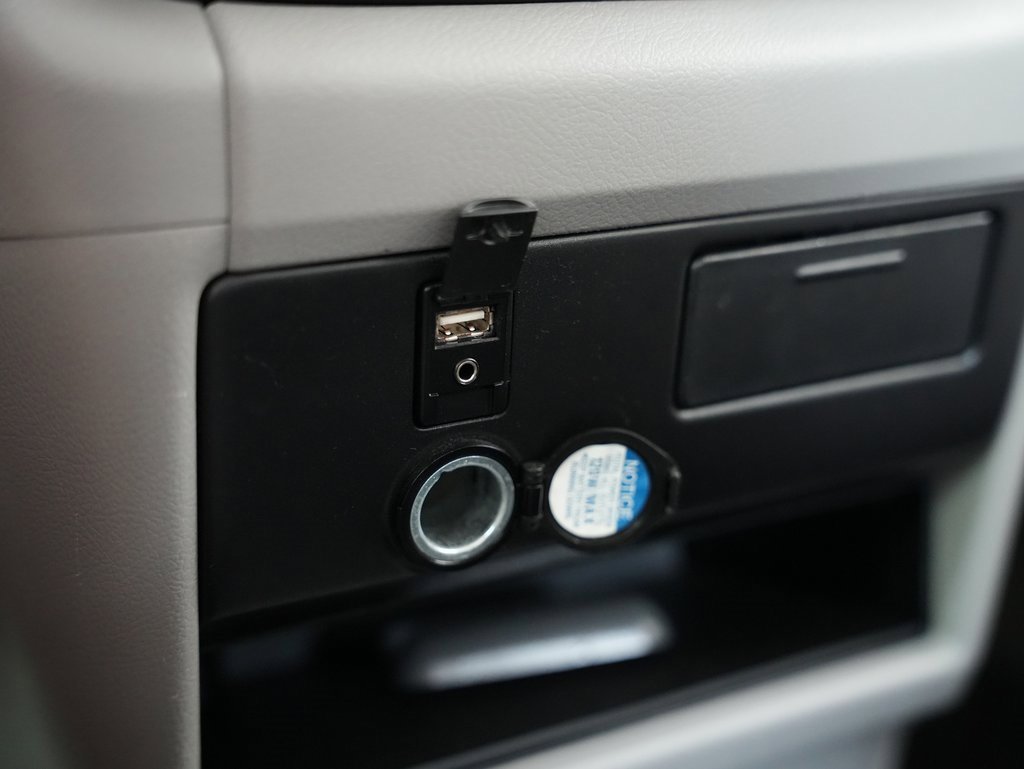 Used 2015 Toyota Sienna L image 30