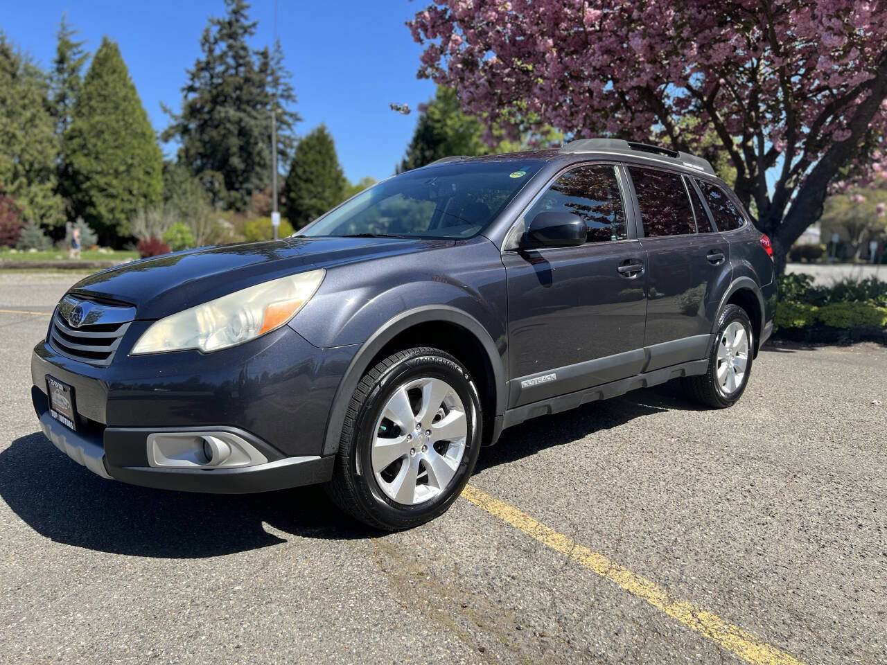 Used 2011 Subaru Outback 3.6R Limited w/ PWR Moonroof Pkg AWD/4WD image 9