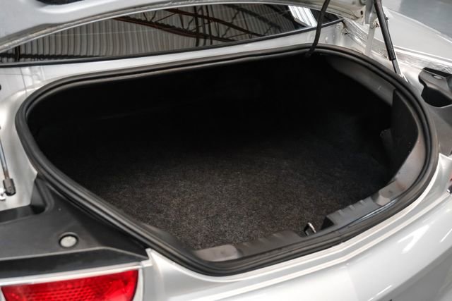 Used 2011 Chevrolet Camaro LT RWD image 39