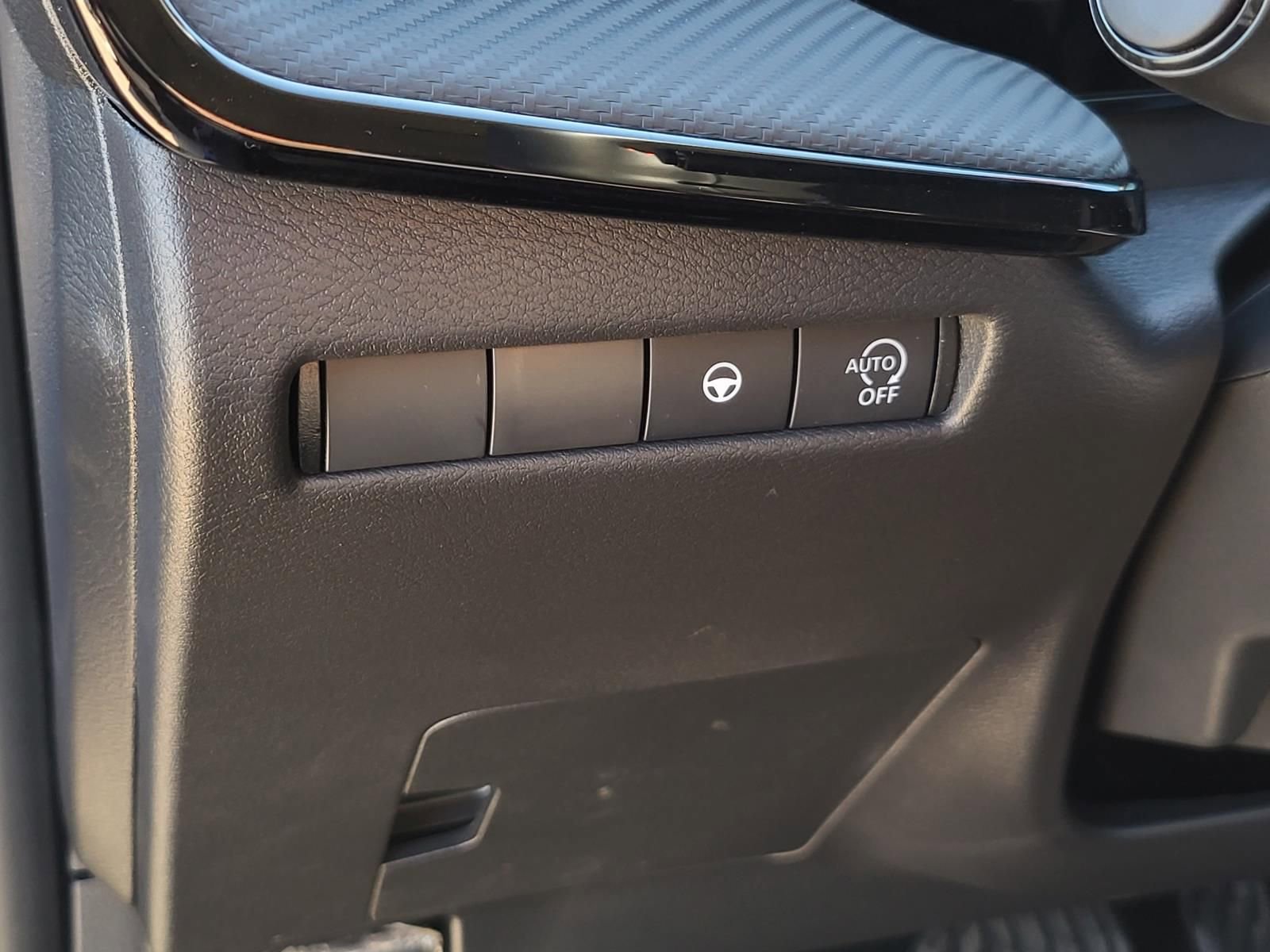 New 2026 Nissan Kicks SR w/ Cold Weather Package FWD image 20