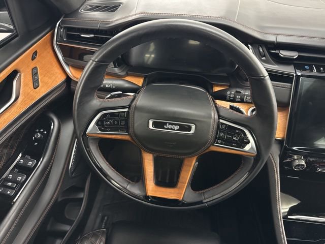 Used 2023 Jeep Grand Cherokee Summit image 16