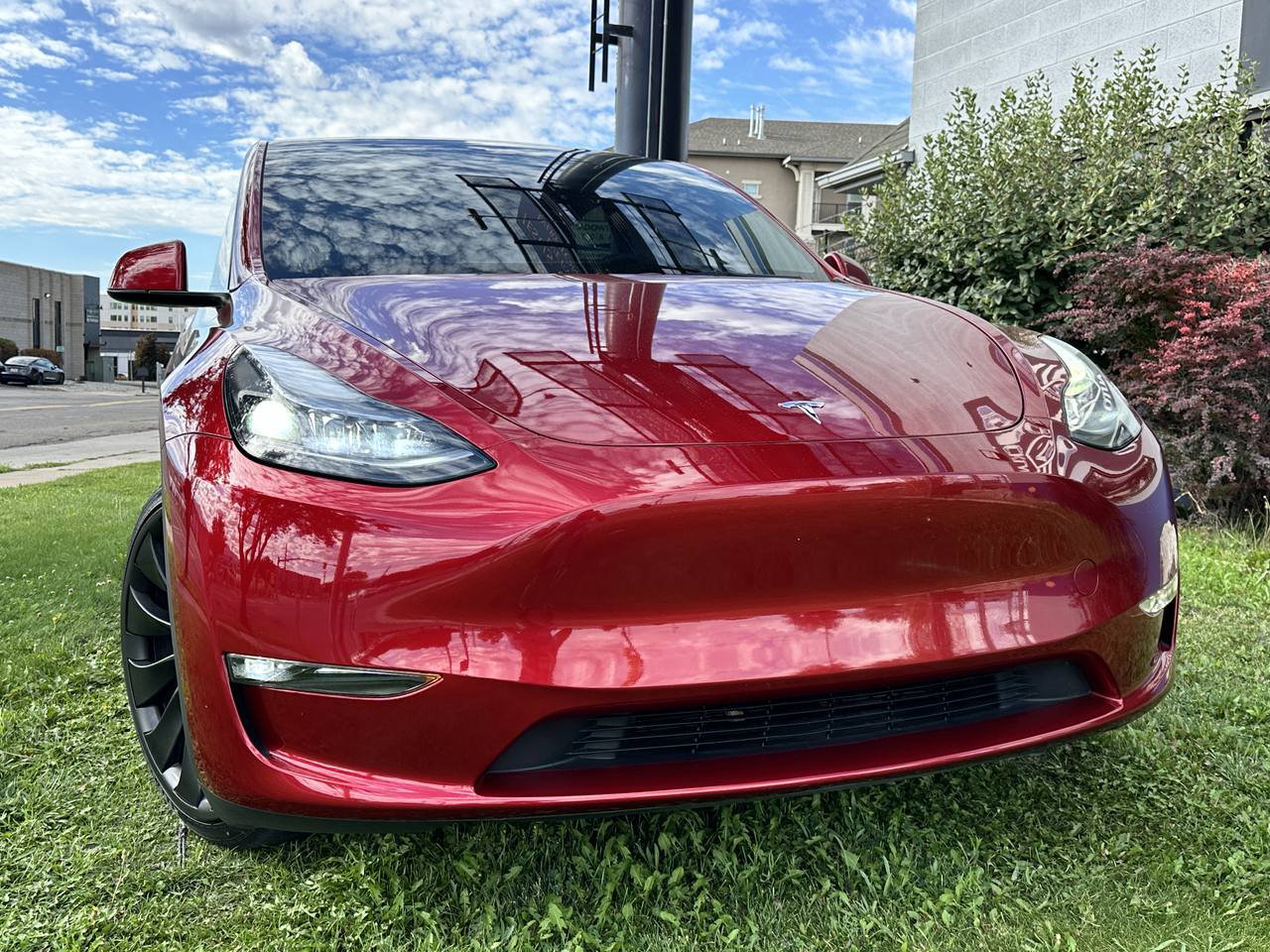Used 2025 Tesla Model Y Performance AWD/4WD image 4