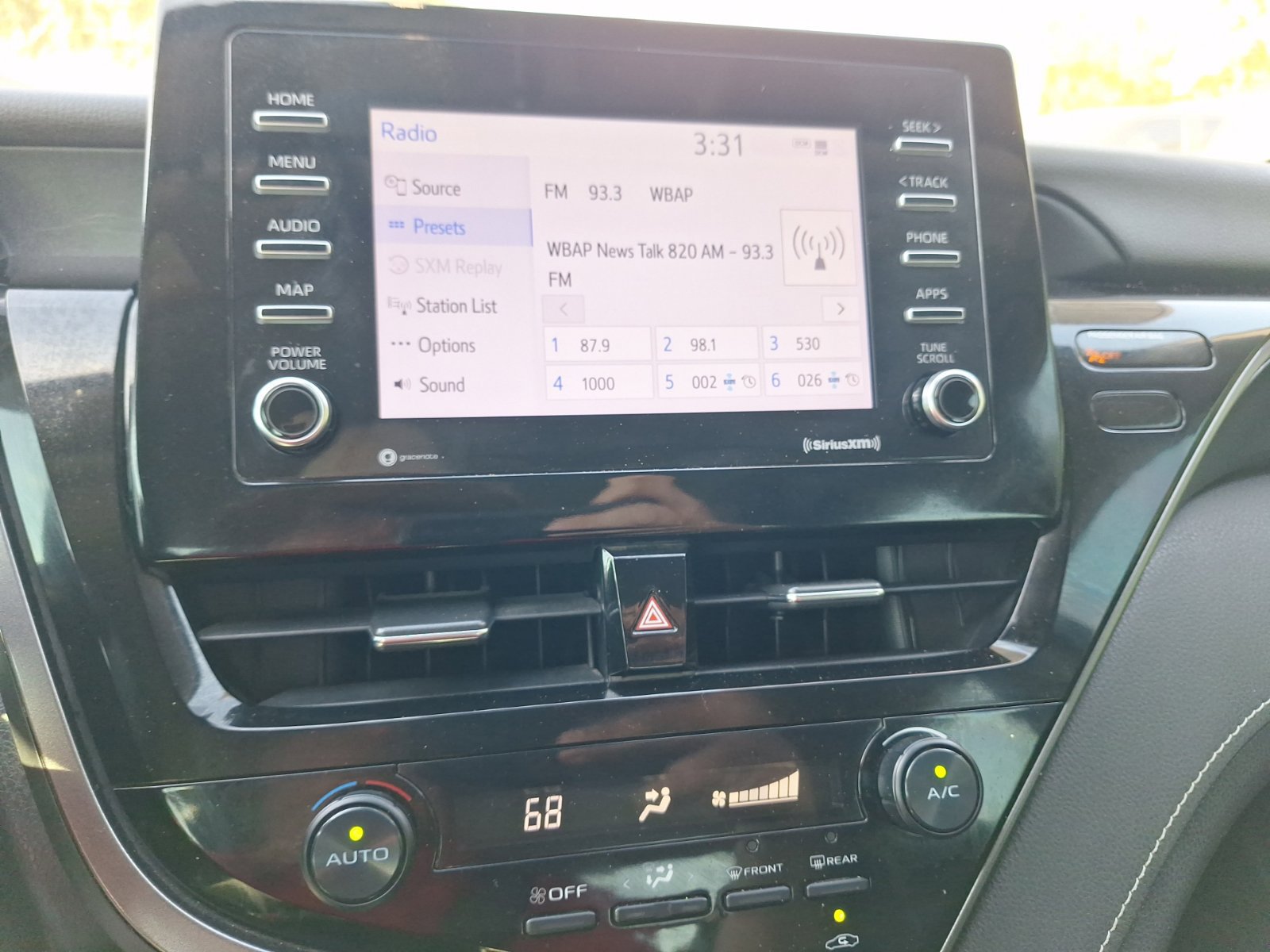 Used 2021 Toyota Camry SE FWD image 26