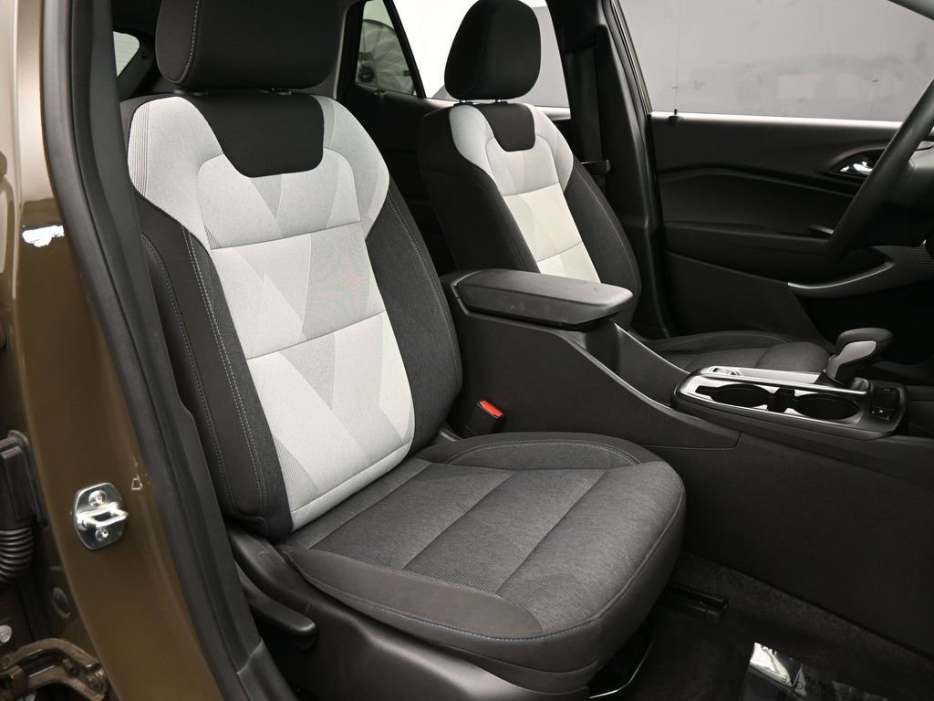 Used 2024 Chevrolet Trax LS w/ LS Convenience Package image 37