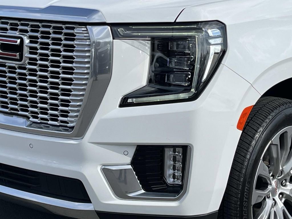 Used 2023 GMC Yukon XL Denali image 9