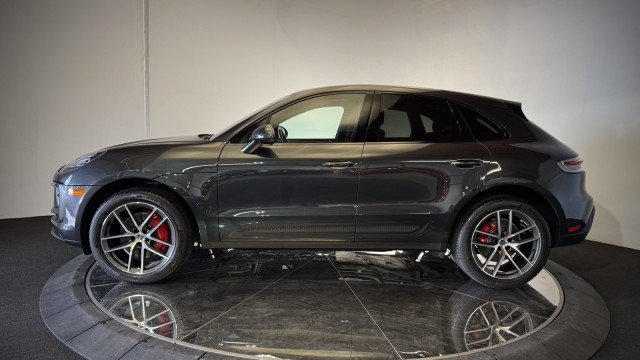 Used 2023 Porsche Macan S AWD/4WD image 30