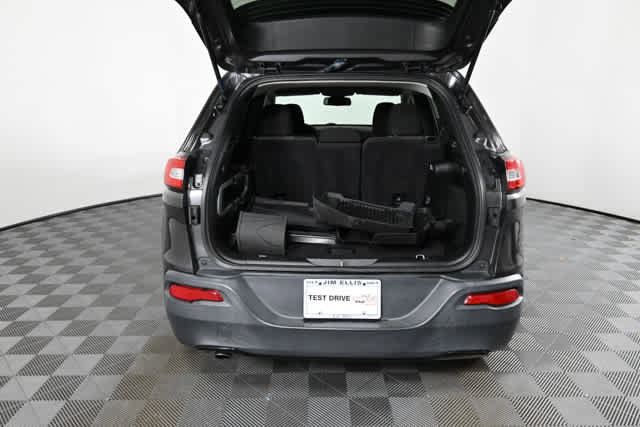 Used 2017 Jeep Cherokee Sport AWD/4WD image 8