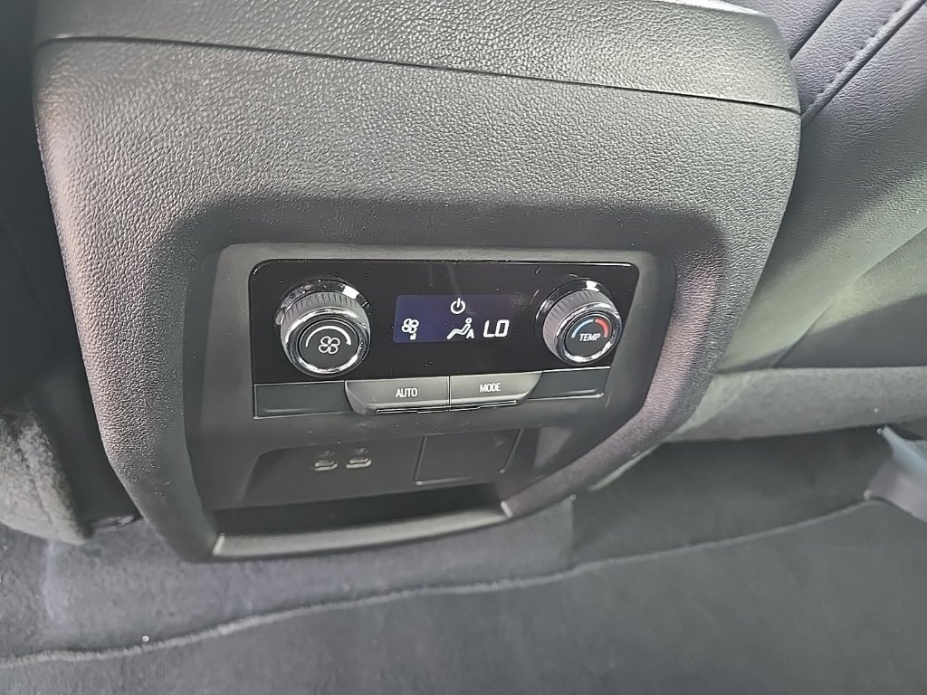 Used 2026 Chevrolet Traverse LT AWD/4WD image 17