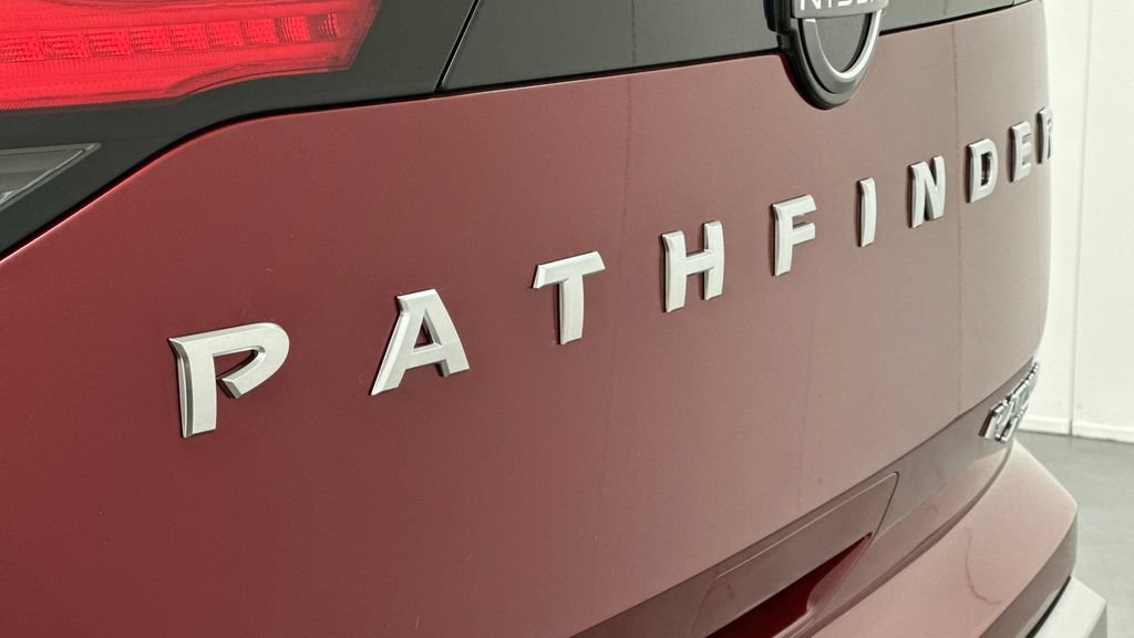 Certified 2024 Nissan Pathfinder Platinum AWD/4WD image 23