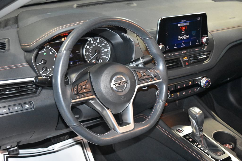 Certified 2022 Nissan Altima 2.5 SR w/ Midnight Edition Package image 2
