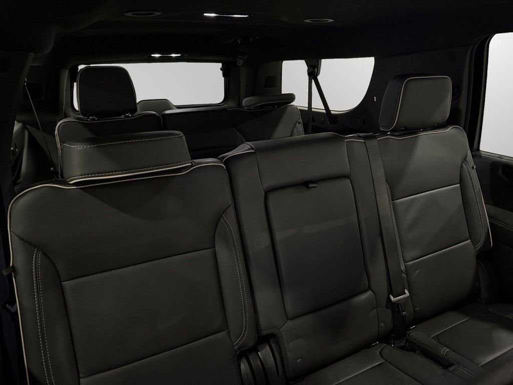 Used 2025 GMC Yukon XL Elevation AWD/4WD image 19