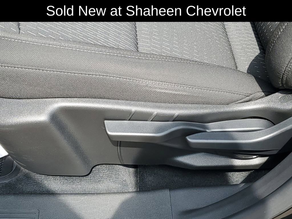 Used 2026 Chevrolet Equinox LT w/ LPO, Floor Liner Package AWD/4WD image 6