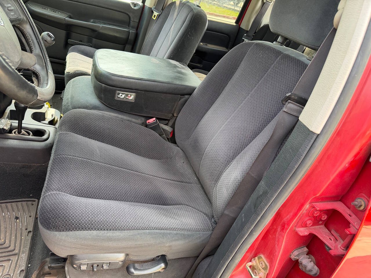 Used 2004 Dodge Ram 3500 Truck SLT w/ Trailer Tow Group AWD/4WD image 4