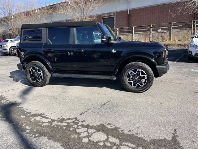 Used 2023 Ford Bronco Outer Banks image 2