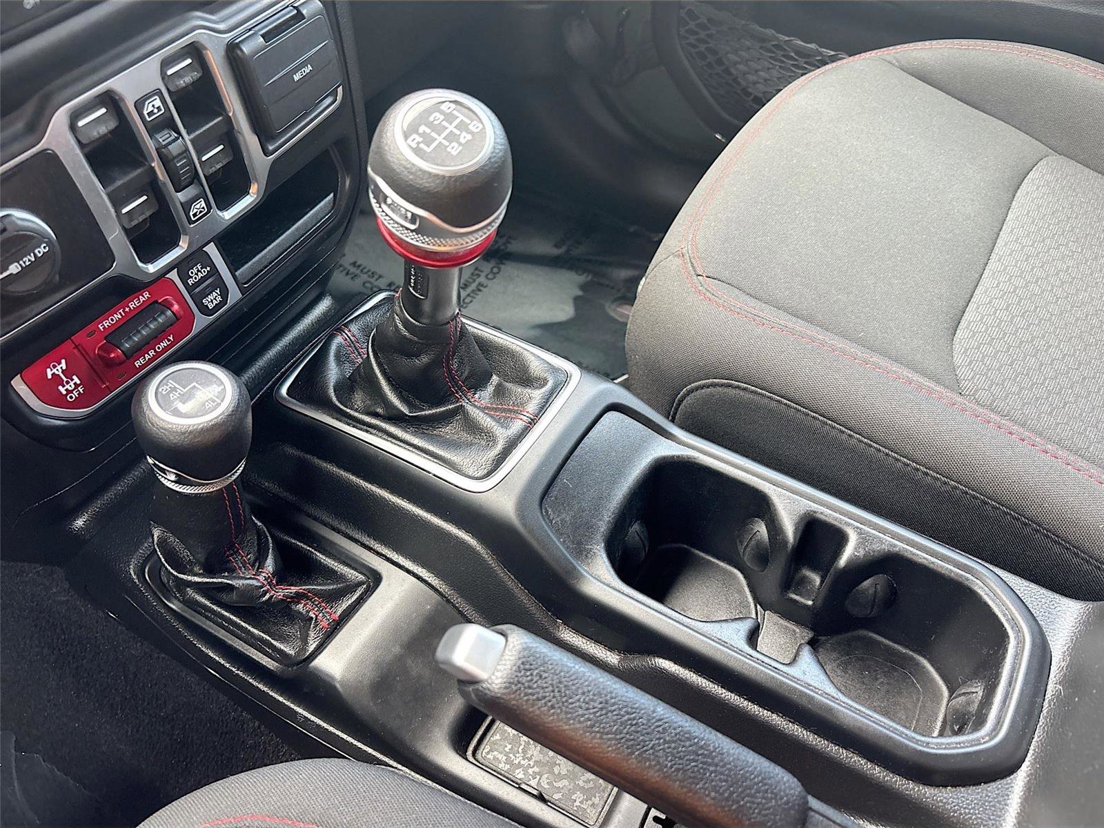 Used 2022 Jeep Wrangler Unlimited Rubicon w/ Steel Bumper Group image 18