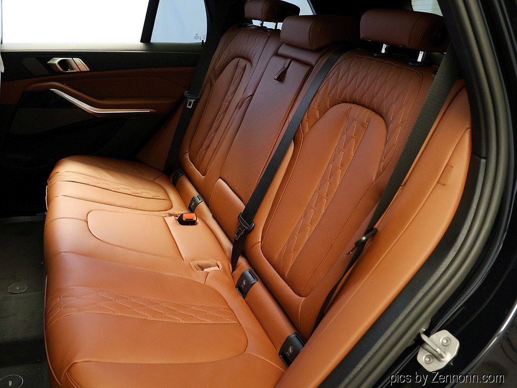 New 2026 BMW X5 xDrive40i w/ M Sport Package AWD/4WD image 12