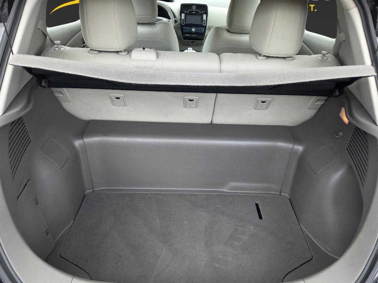 Used 2011 Nissan Leaf SL FWD image 12