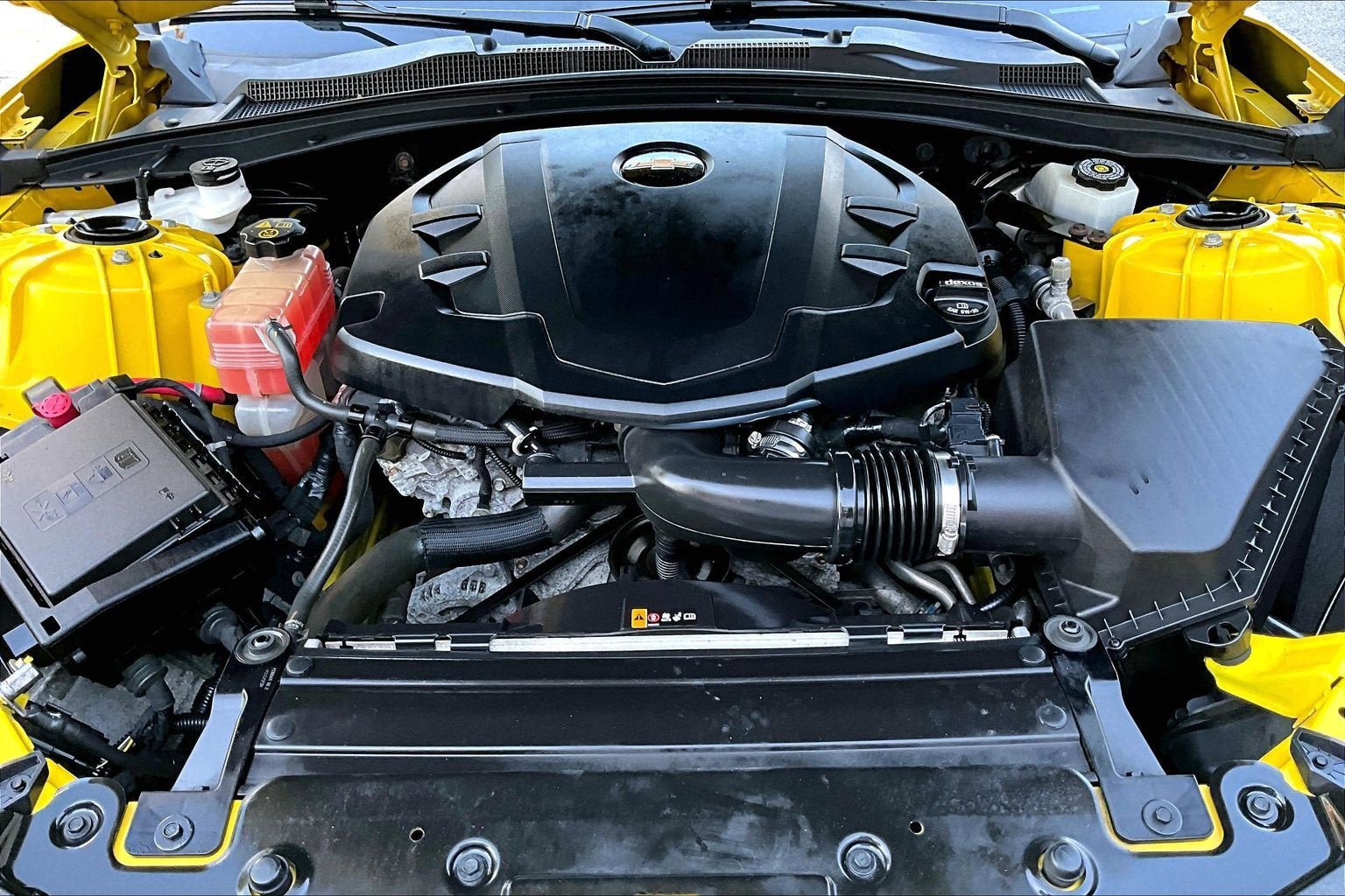Used 2018 Chevrolet Camaro LT w/ Technology Package RWD image 9