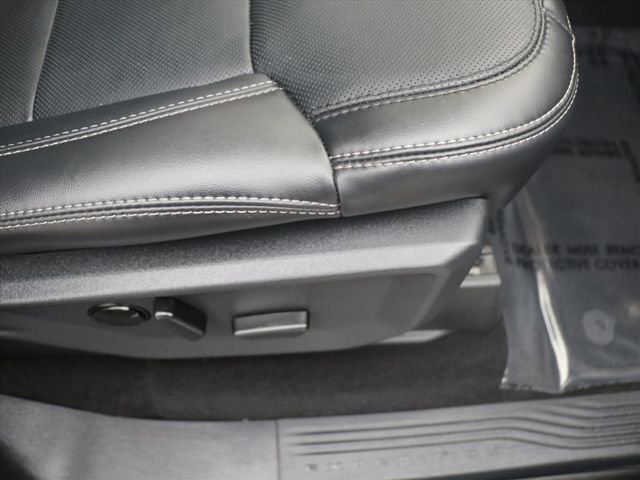 Used 2025 Ford Expedition Platinum image 10