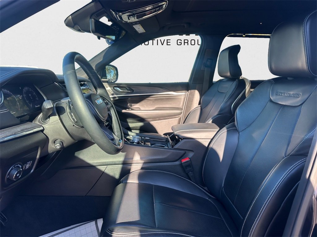 Used 2025 Jeep Grand Cherokee L Overland w/ Advanced Protech Group III image 26