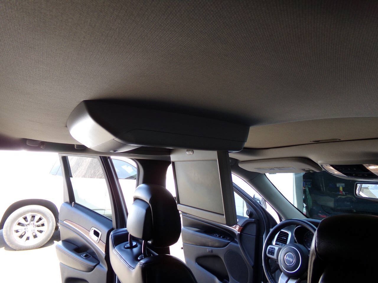 Used 2011 Jeep Grand Cherokee Limited RWD image 23