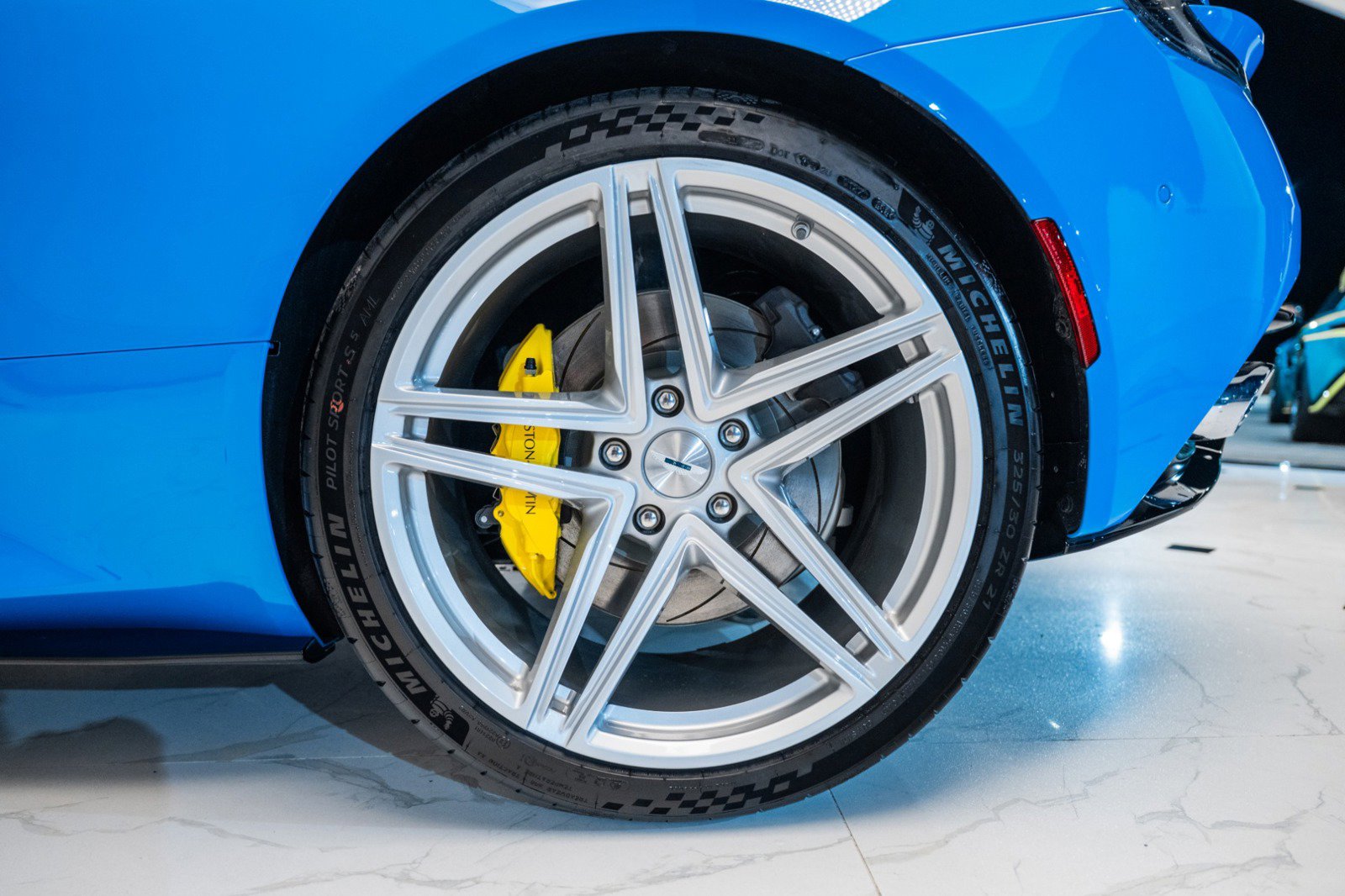 Used 2025 Aston Martin DB12 Volante image 48