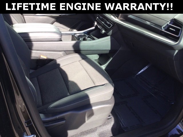 Used 2025 Chevrolet Traverse LT image 27