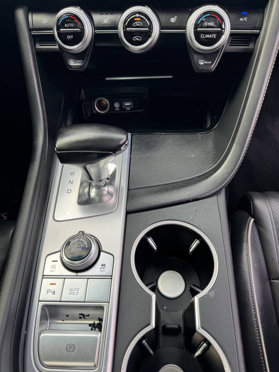 Used 2020 Genesis G70 2.0T w/ Elite Package image 28